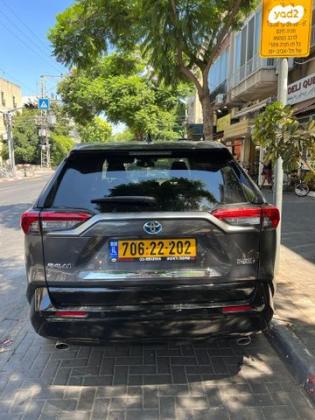 טויוטה RAV4 הייבריד 4X4 E-Motion פלאג-אין אוט' 2.5 (185 כ''ס) היברידי חשמל / בנזין 2021 למכירה בתל אביב יפו