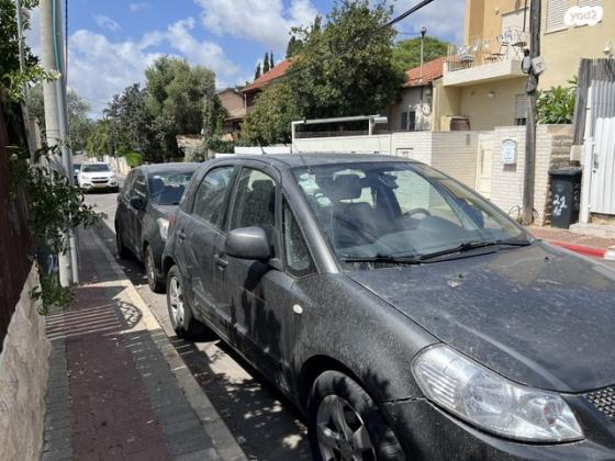 סוזוקי SX4 GLX-HB הצ'בק אוט' 1.6 (119 כ''ס) בנזין 2010 למכירה בראשון לציון