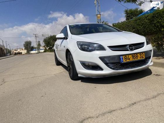 אופל אסטרה Berlina Enjoy סדאן אוט' 1.4 (140 כ"ס) בנזין 2014 למכירה בערד