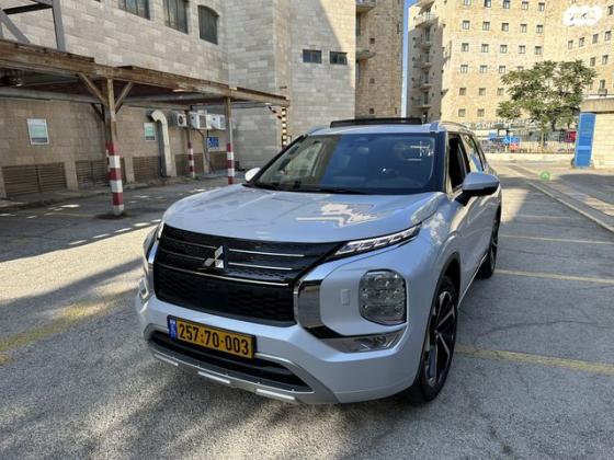 מיצובישי אאוטלנדר 4X4 Luxury אוט' 7 מק' 2.5 (181 כ"ס) בנזין 2023 למכירה בירושלים