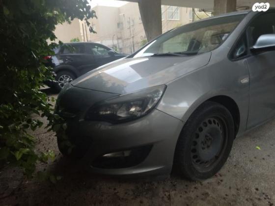 אופל אסטרה Berlina Enjoy סדאן אוט' 1.4 (140 כ"ס) בנזין 2014 למכירה בראשון לציון