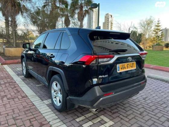 טויוטה RAV4 ארוך 4X4 Explore אוט' 2.0 (175 כ''ס) בנזין 2019 למכירה בנתניה