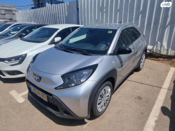 טויוטה אייגו קרוס (AYGO X) Pure הצ'בק 4X2 אוט' 1.0 (72 כ"ס) בנזין 2023 למכירה ב