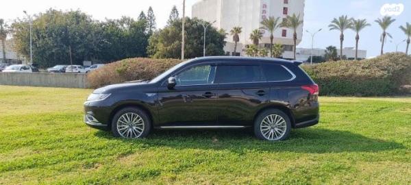 מיצובישי אאוטלנדר PHEV 4X4 Luxury הייבריד אוט' 5 מק' 2.4 (135 כ''ס) היברידי חשמל / בנזין 2019 למכירה בעכו