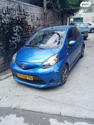 טויוטה אייגו (AYGO) Plus רובוטית 1.0 (69 כ''ס) בנזין 2012 למכירה בתל אביב יפו