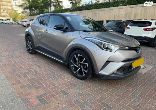 טויוטה C-HR Chic הייבריד אוט' 1.8 (98 כ"ס) בנזין 2017 למכירה בראשון לציון