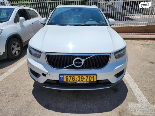 וולוו XC40 T4 Momentum with Leather אוט' 2.0 (190 כ''ס) בנזין 2019 למכירה בלוד