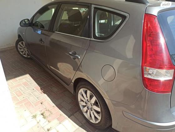 יונדאי i30CW Inspire סטיישן אוט' 1.6 (126 כ''ס) בנזין 2012 למכירה בנתניה