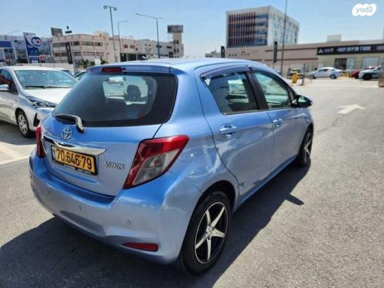 טויוטה יאריס Style אוט' 1.3 (99 כ"ס) בנזין 2012 למכירה בראשון לציון