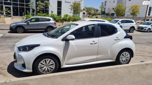 טויוטה יאריס Style אוט' 1.5 (125 כ"ס) בנזין 2021 למכירה בחולון