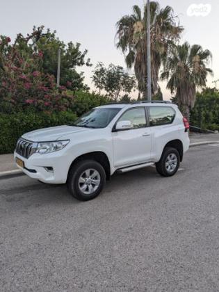 טויוטה לנד קרוזר קצר 4X4 Luxury SWB אוט' 3 דלתות דיזל 2.8 (204 כ''ס) דיזל 2021 למכירה בחיפה