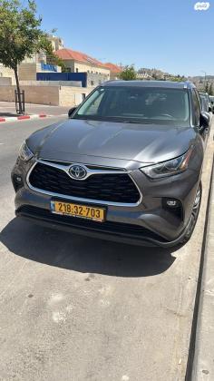 טויוטה היילנדר 4X4 E-Xclusive הייבריד אוט' 7 מק' 2.5 (190 כ''ס) בנזין 2022 למכירה בירושלים