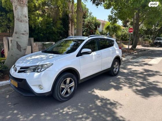 טויוטה RAV4 ארוך 4X4 GLI אוט' 2.0 (151 כ''ס) בנזין 2015 למכירה בחרות