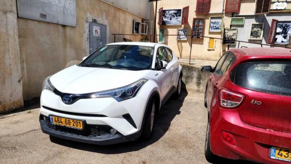 טויוטה C-HR Club הייבריד אוט' 1.8 (98 כ''ס) בנזין 2019 למכירה בחדרה