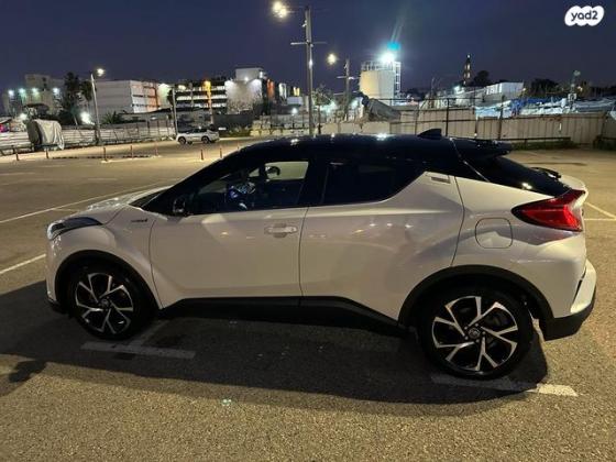 טויוטה C-HR Chic הייבריד אוט' 1.8 (98 כ"ס) בנזין 2017 למכירה בתל אביב יפו