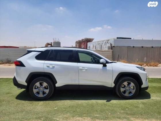 טויוטה RAV4 הייבריד E-xperience הייבריד 5 דל' אוט' 2.5 (178 כ''ס) בנזין 2023 למכירה בבאר שבע