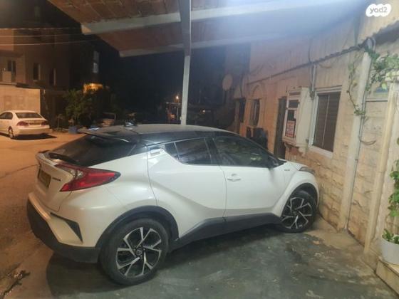 טויוטה C-HR Chic הייבריד אוט' 1.8 (98 כ"ס) בנזין 2017 למכירה בעפולה