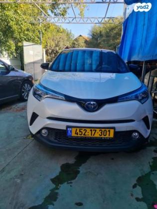 טויוטה C-HR Chic הייבריד אוט' 1.8 (98 כ"ס) בנזין 2018 למכירה במנות