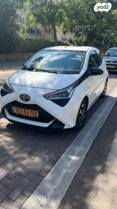 טויוטה אייגו (AYGO) X-Play אוט' 1.0 (72 כ''ס) בנזין 2020 למכירה בחולון