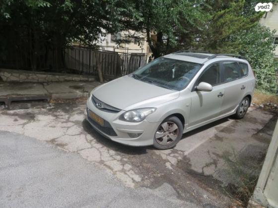 יונדאי i30CW Inspire סטיישן אוט' 1.6 (126 כ''ס) בנזין 2011 למכירה בירושלים