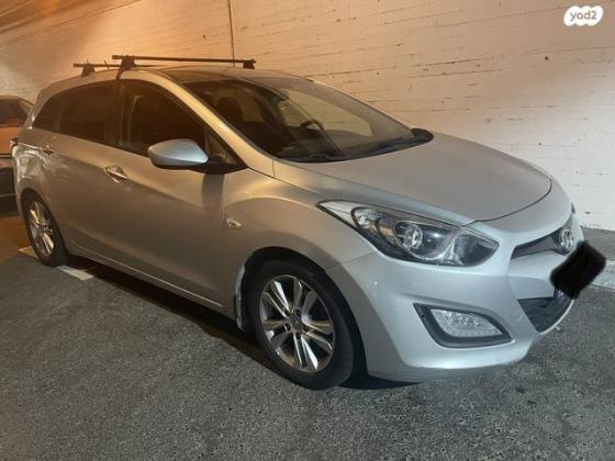 יונדאי i30 Inspire סטיישן אוט' 1.6 (135 כ"ס) בנזין 2015 למכירה בחיפה