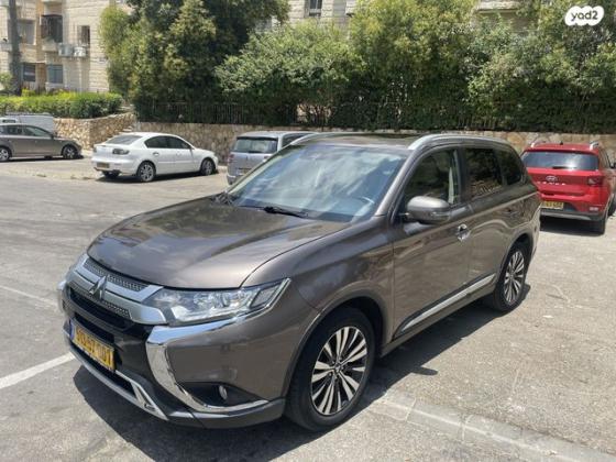 מיצובישי אאוטלנדר Instyle אוט' 7 מק' 2.0 (150 כ"ס) בנזין 2018 למכירה בירושלים