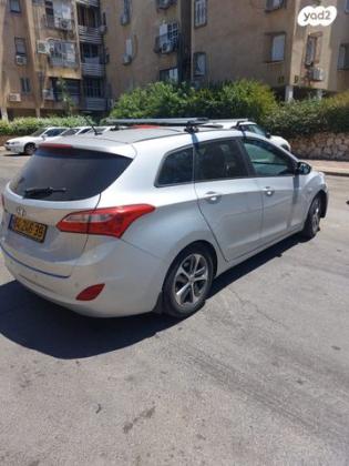 יונדאי i30 Inspire סטיישן אוט' 1.6 (135 כ"ס) בנזין 2016 למכירה בפתח תקווה