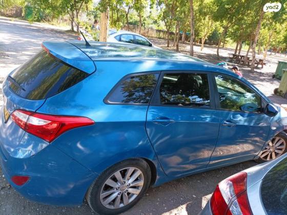 יונדאי i30 Inspire סטיישן אוט' 1.6 (135 כ"ס) בנזין 2014 למכירה ברמת גן