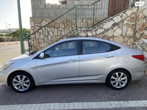 יונדאי i25 Premium אוט' 1.6 (124 כ"ס) בנזין 2011 למכירה ביקנעם עילית