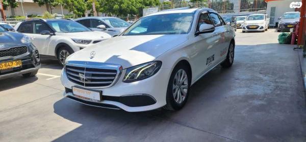 מרצדס E-Class Taxi E200D AV Taxi אוט' דיזל 1.6 (160 כ''ס) דיזל 2020 למכירה בראשון לציון