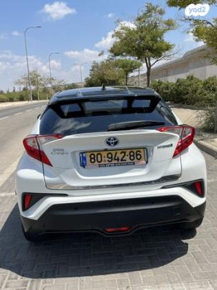 טויוטה C-HR Chic הייבריד אוט' 1.8 (98 כ"ס) בנזין 2017 למכירה במודיעין מכבים רעות