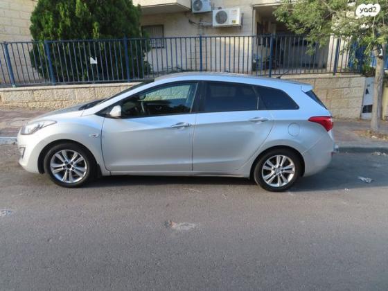 יונדאי i30 Inspire סטיישן אוט' 1.6 (135 כ"ס) בנזין 2014 למכירה באלעד