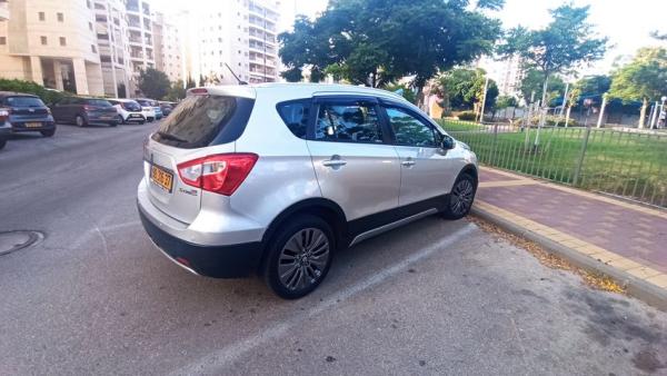 סוזוקי SX4 קרוסאובר GLX אוט' 1.6 (118 כ''ס) בנזין 2016 למכירה בחולון