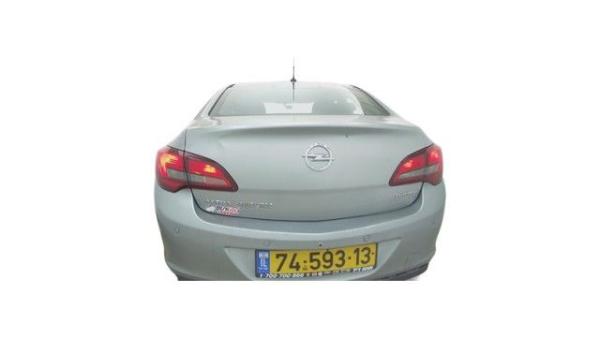 אופל אסטרה Berlina Enjoy סדאן אוט' 1.4 (140 כ"ס) בנזין 2013 למכירה ב