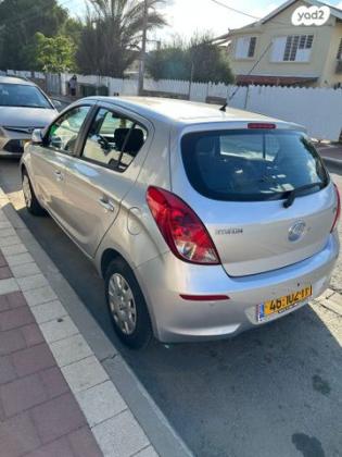 יונדאי i20 Insight אוט' 1.4 (100 כ"ס) בנזין 2013 למכירה בקרית עקרון