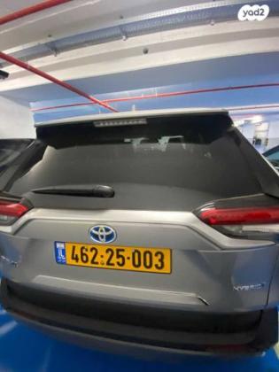 טויוטה RAV4 הייבריד E-xperience הייבריד 5 דל' אוט' 2.5 (178 כ''ס) בנזין 2023 למכירה בפתח תקווה