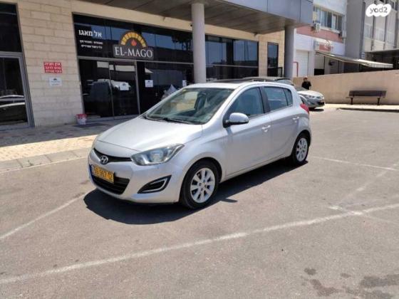 יונדאי i20 Inspire אוט' 1.4 (100 כ"ס) [2009-2015] בנזין 2012 למכירה בפתח תקווה