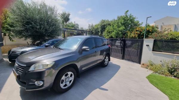 טויוטה RAV4 ארוך 4X4 GLI אוט' 2.0 (158 כ''ס) בנזין 2011 למכירה בנהריה