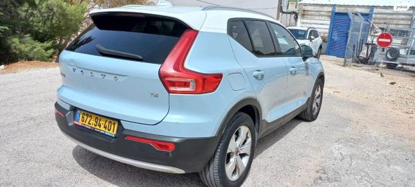 וולוו XC40 T4 Momentum Plus אוט' 2.0 (190 כ''ס) בנזין 2019 למכירה בירושלים