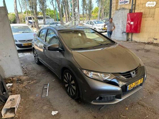 הונדה סיוויק האצ'בק החדשה Sport Design אוט' 1.8 (142 כ''ס) בנזין 2015 למכירה בחדרה