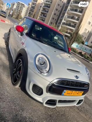 מיני JCW Pure Led אוט' 3 דל' 2.0 (231 כ"ס) בנזין 2018 למכירה בתל אביב יפו