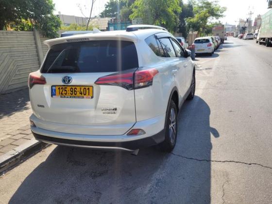 טויוטה RAV4 ארוך Emotion-Q אוט' 2.0 (175 כ''ס) בנזין 2018 למכירה בראשון לציון