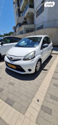 טויוטה אייגו (AYGO) Plus רובוטית 1.0 (69 כ''ס) בנזין 2012 למכירה במגדל העמק