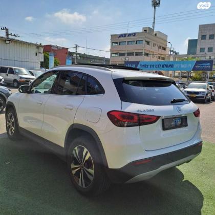 מרצדס GLA GLA200 Exclusive FLT אוט' 1.3 (163 כ''ס) בנזין 2021 למכירה בכפר סבא