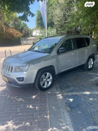 ג'יפ / Jeep קומפאס 4X4 Sport אוט' 2.4 (168 כ''ס) בנזין 2012 למכירה בחולון