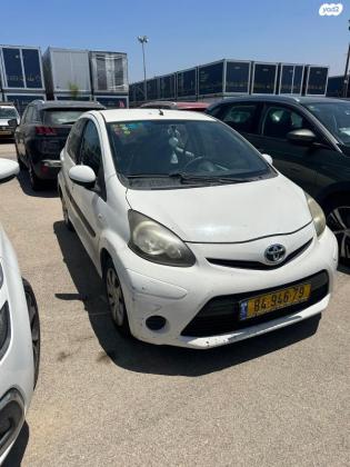 טויוטה אייגו (AYGO) Plus רובוטית 1.0 (69 כ''ס) בנזין 2012 למכירה בראשון לציון