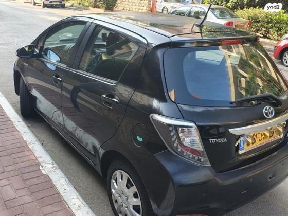 טויוטה יאריס הייבריד Hybrid אוט' 1.5 (74 כ''ס) בנזין 2013 למכירה בכפר סבא