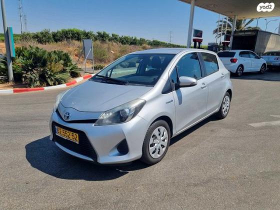 טויוטה יאריס הייבריד Hybrid אוט' 1.5 (74 כ''ס) בנזין 2013 למכירה בתל מונד