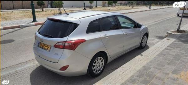 יונדאי i30CW Inspire סטיישן אוט' 1.6 (126 כ''ס) בנזין 2012 למכירה בחריש