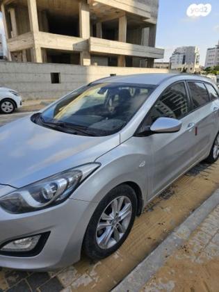 יונדאי i30 Inspire סטיישן אוט' 1.6 (135 כ"ס) בנזין 2015 למכירה ביבנה